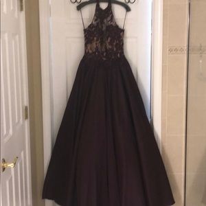 Gown/prom
